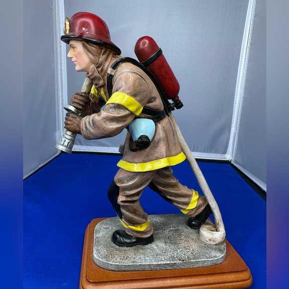 Red Hats of Courage “Advancing the Attack” Fireman Hose Figurine by Vanmark - Picture 8 of 9